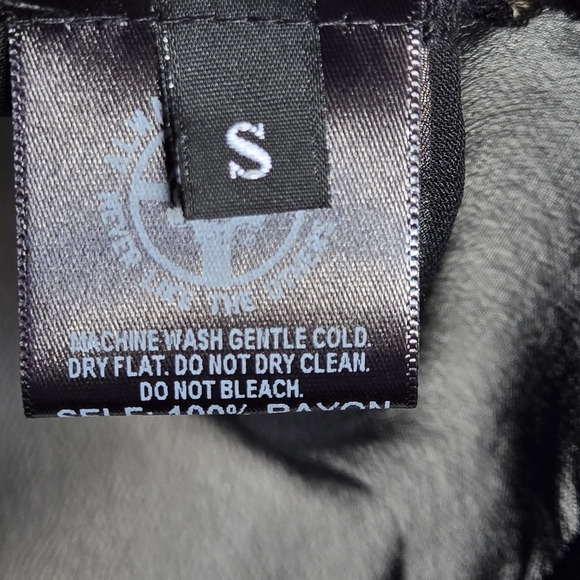 Lip Service Punk Alt Emo Skull Rose Cropped Tank Mesh Cold Shoulder Edgy Goth S - Picture 9 of 12